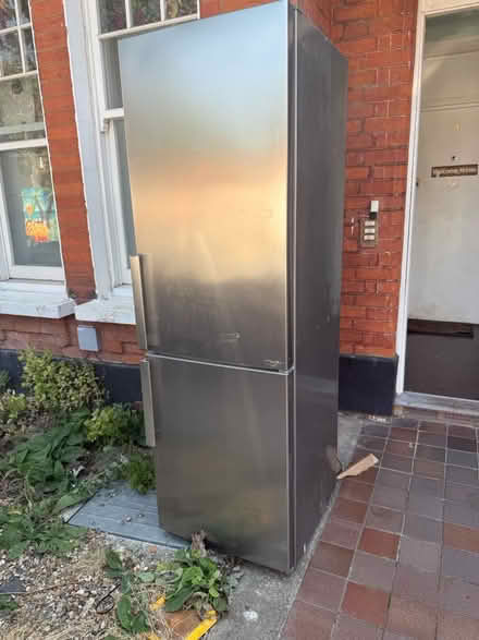 Photo of free Whirlpool Fridge/freezer (Balham SW17) #1