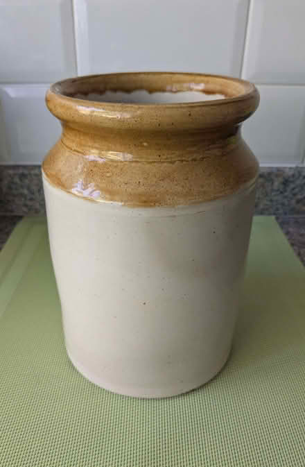 Photo of free Stoneware Storage Jar (Beulah Hill SE19) #1