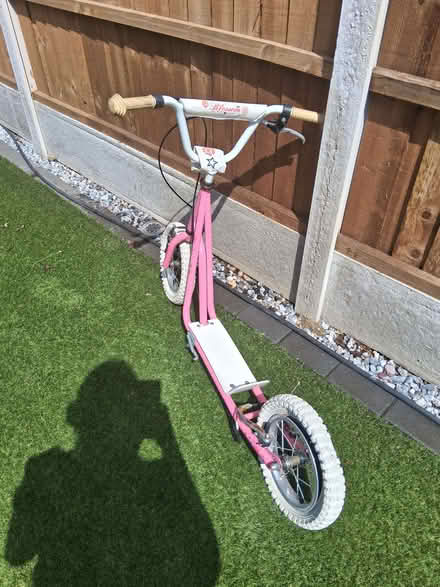 Photo of free Childs Pink Scooter. (Hadleigh SS7) #1
