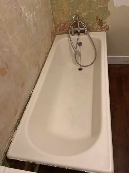 Photo of free cast iron bath tubs and taps (Kt1) #2