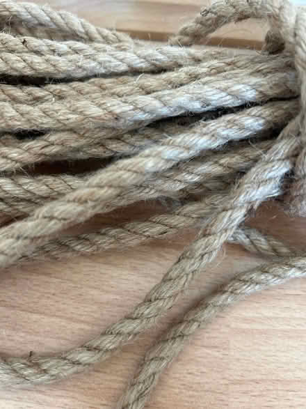 Photo of free Thick jute rope (Dennistoun, G31) #2