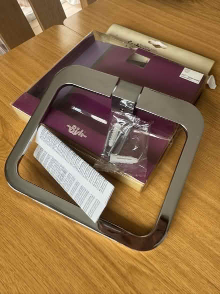 Photo of free toilet paper holder (Coley RG30) #1
