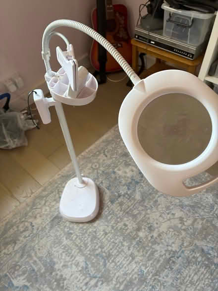 Photo of free Magnifying illuminated lamp (Twyford RG10) #2