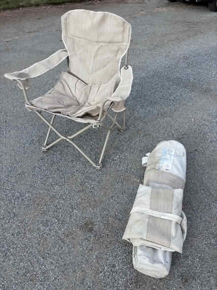 Photo of free Set of folding chairs (2) (Gilroy Northwest - Rural) #1
