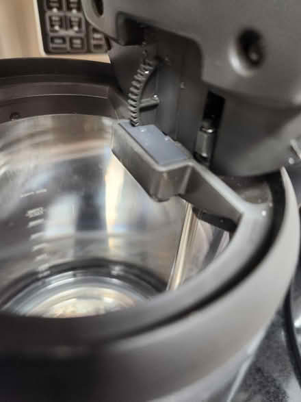 Photo of free Breville BKE595XL Glass Kettle (North York Civic Centre) #4