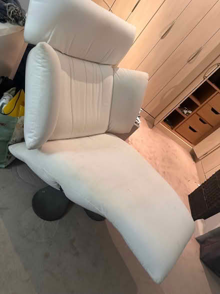 Photo of free Off white recliner chair (Carshalton Beeches SM5) #3