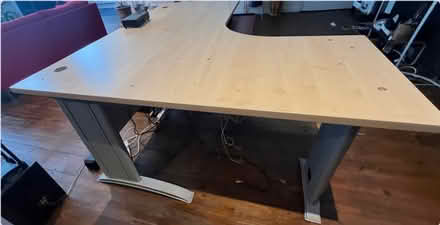 Photo of free corner office desk – dismantled (Hoxton N1) #1