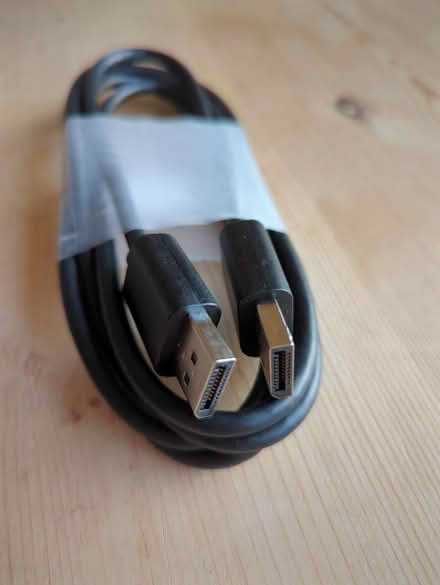 Photo of free New display port cable (Norton Lees S8) #1