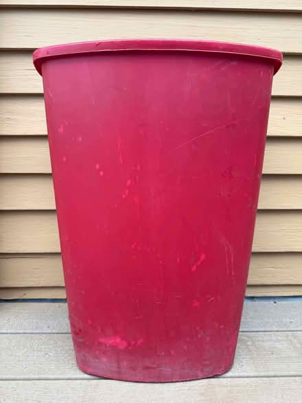 Photo of free Waste paper basket (Amherst) #1