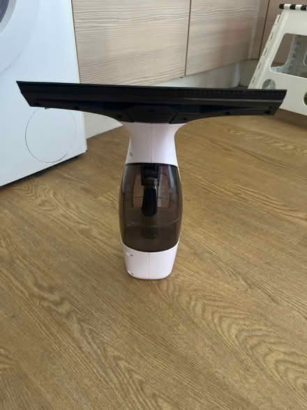 Photo of free Window suction device for cleaning windows and condensation (Hanover BN2) #1