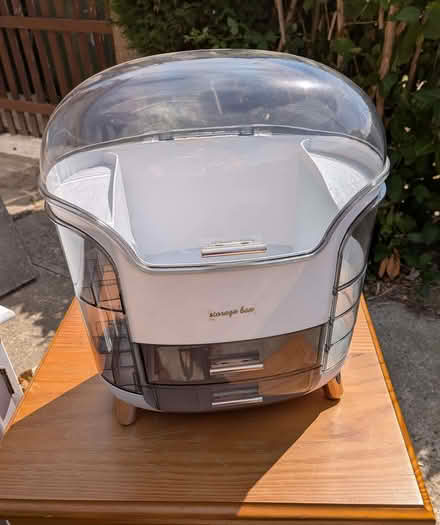 Photo of free Make up unit (The Highlands TN39) #1