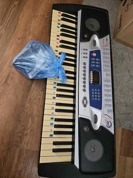 Photo of free Electronic keyboard (Yate BS37) #1