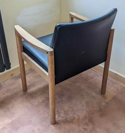 Photo of free Sturdy wooden & leather chair (Shawlands, G41) #4