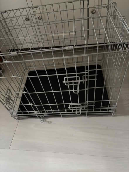 Photo of free Puppy crate & basket (Southborough BR2) #1