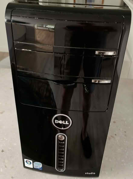 Photo of free Old Windows 7 desktop computer - running Linux (Broadstone BH18) #1