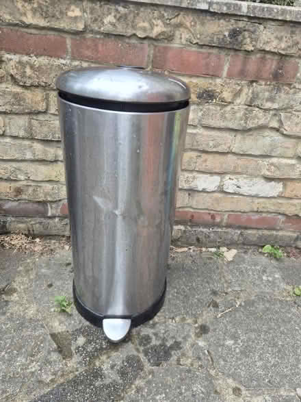 Photo of free Kitchen bin. Foot pedal operated. (Ealing W13) #1