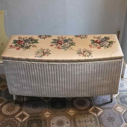 Photo of free Vintage Lloyd loom ottoman (castle bromwich B36) #1