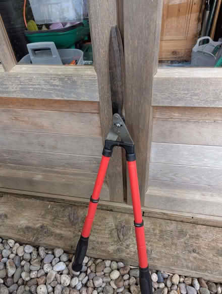Photo of free Extendable shears (Sutton Pools OX14) #1