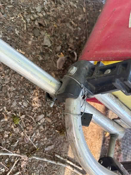 Photo of free 1990s Burley trailer (Montlake) #4