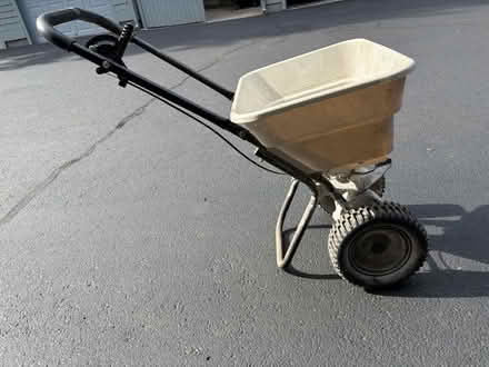 Photo of free Broadcast spreader (Glastonbury Center) #2