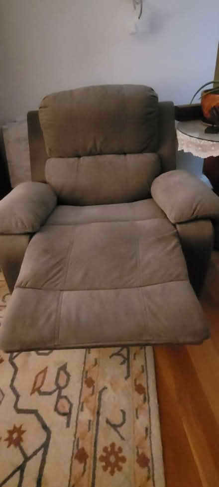 Photo of free Recliner- light weight (Riverdale Av Greenwich CT) #2