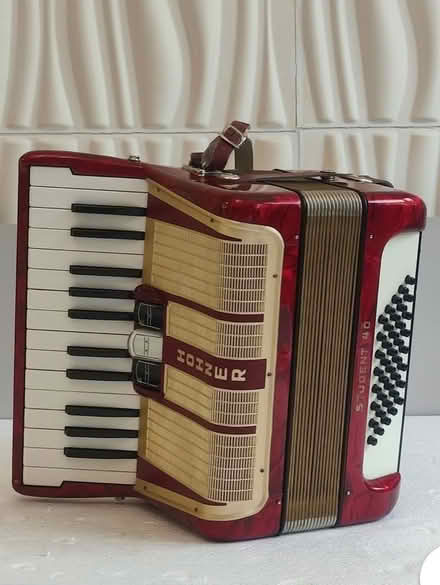 Photo of Piano accordion (Harrogate HG2) #1