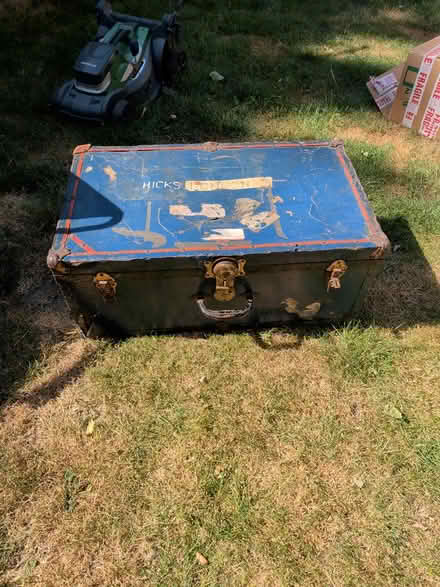 Photo of free Vintage Trunk/ Case (BR1 bickley) #1