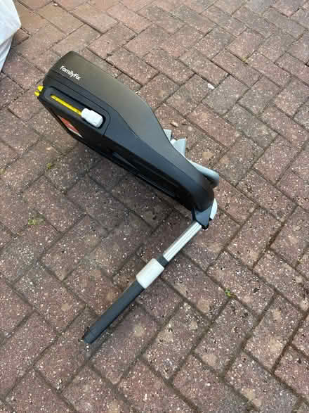 Photo of free Maxi cosi isofix (Heaton Norris SK4) #1