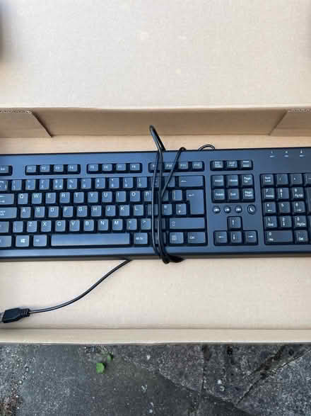 Photo of free Working keyboard (Sanderstead CR2) #1