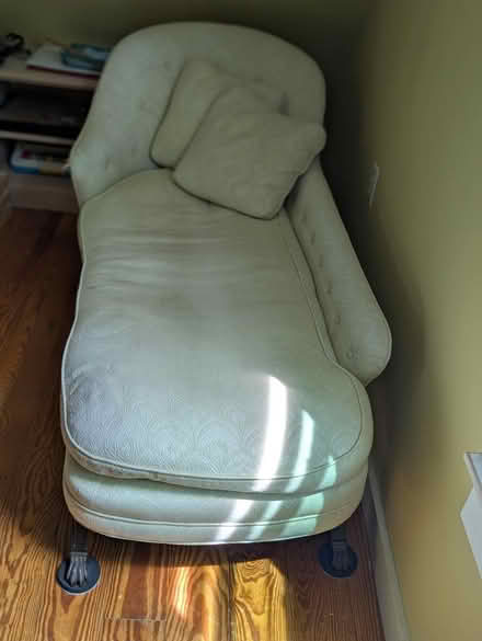 Photo of free 1920s chaise longue/recamier (North Cambridge) #2