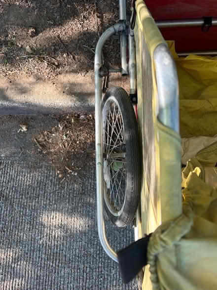 Photo of free 1990s Burley trailer (Montlake) #3