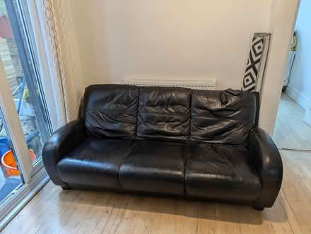 Photo of free Leather sofa Black 3 seater (Balham SW12) #1