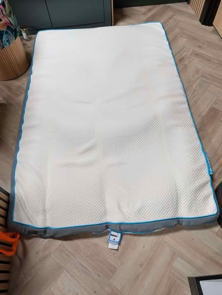 Photo of free Simba mattress topper small double (Carterton OX18) #3
