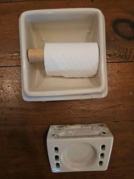 Photo of free Toilet roll, and toothbrush holder (Twickenham TW1) #1