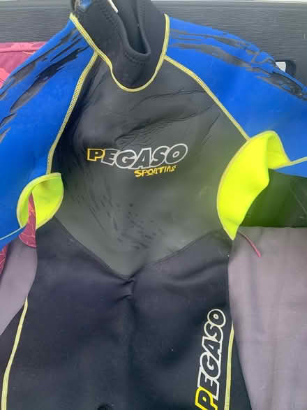 Photo of free Wet suit S/M (Ringwood BH24) #4