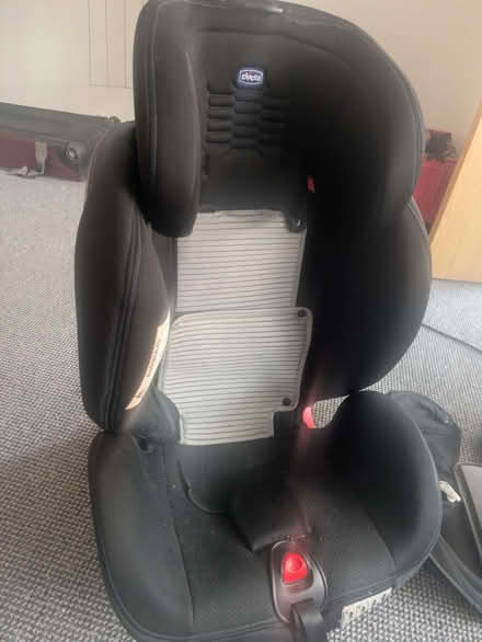 Photo of free Chicco Isofix Swivel Car Seat (Altrincham WA14) #2