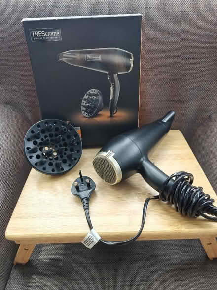 Photo of free Hair diffuser dryer 2200W TRESemmé (Ravenscourt Park W6) #2
