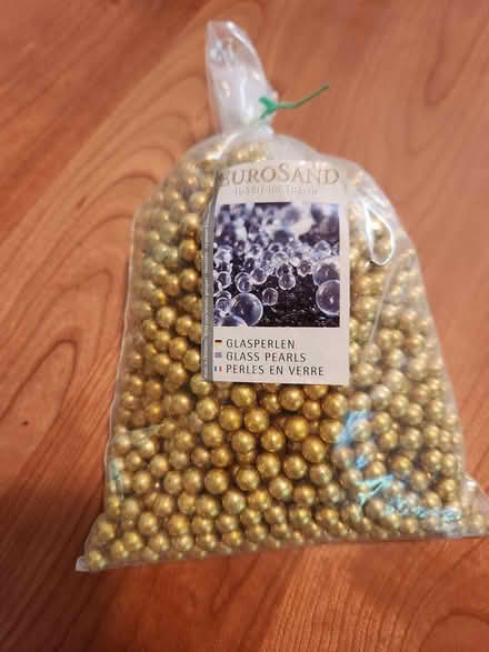 Photo of free beads and pebbles for vases (Brookland) #4