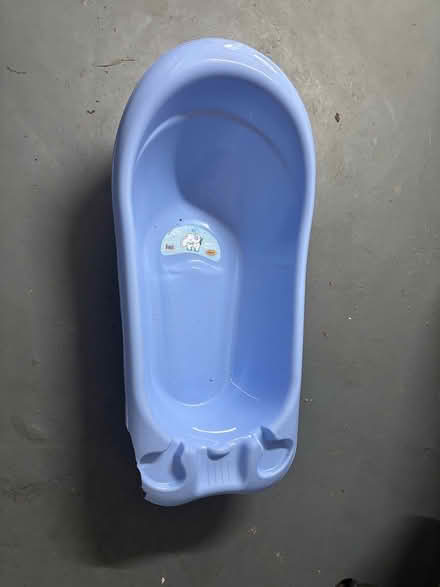 Photo of free Water tub (Petts Wood BR5) #1