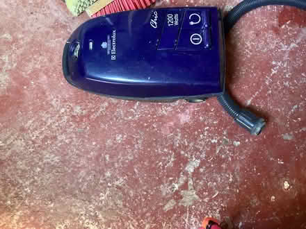 Photo of free Vacuum cleaner (Hedge End SO30 0PY) #1