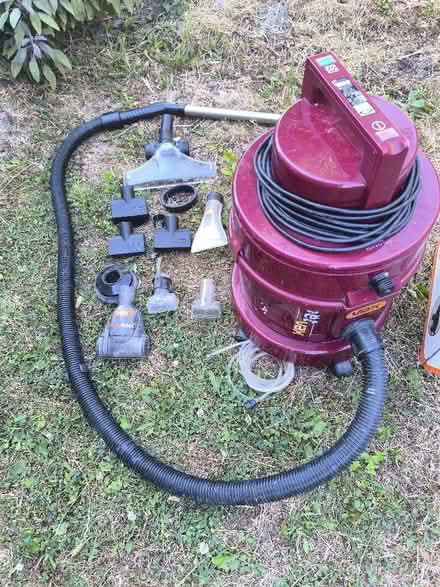 Photo of free Vax wet and dry hoover/ carpet cleaner (North Lancing BN15) #4