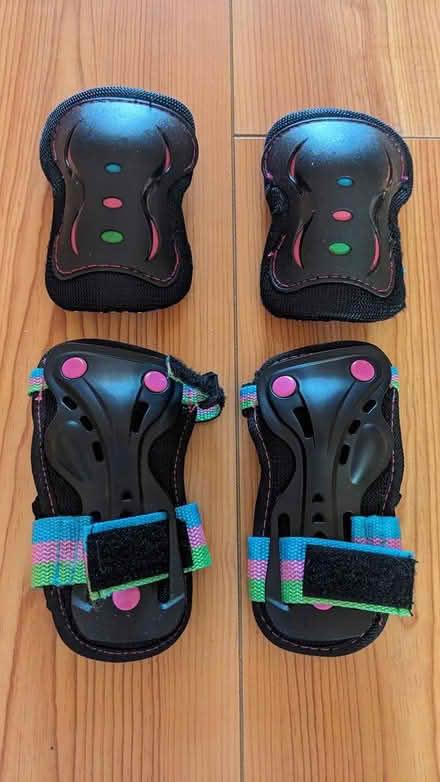 Photo of free Kids elbow / wrist protective pads (Sedgley DY3) #1
