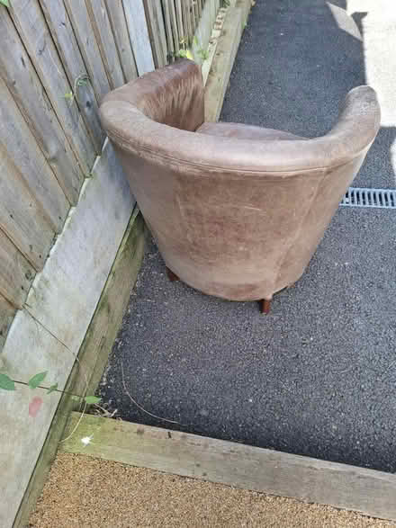 Photo of free Old leather tub chair (BA2 Oldfield Park) #4