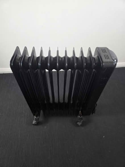 Photo of free Oil Heater (Near bunnings) #3