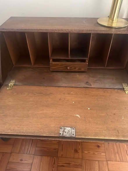 Photo of free Bureau desk (Carshalton Beeches SM5) #3