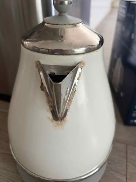 Photo of free Kettle (Hutton CM13) #3