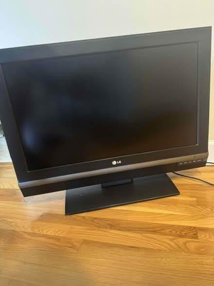 Photo of free LG 32" TV excellent condition (Willow Glen Lincoln and Pine) #4
