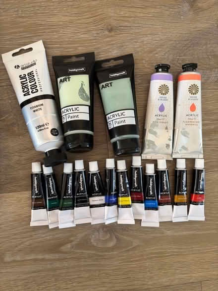 Photo of free Canvas and paints (Leighton Buzzard LU7) #2