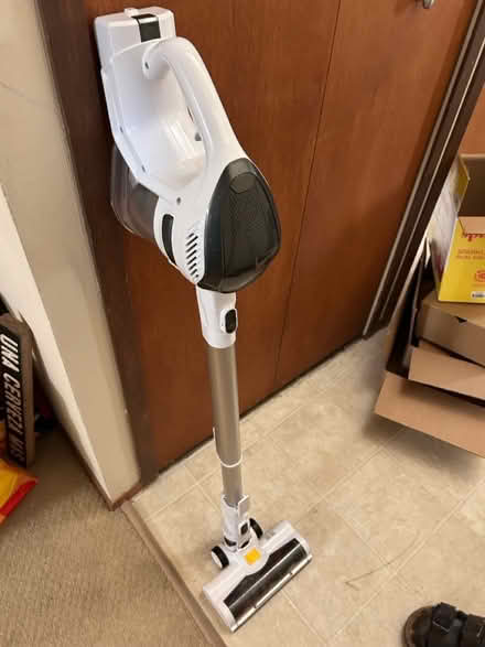 Photo of free Cordless vacuum (east Petaluma) #1