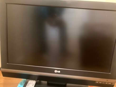 Photo of free LG 32" TV excellent condition (Willow Glen Lincoln and Pine) #1
